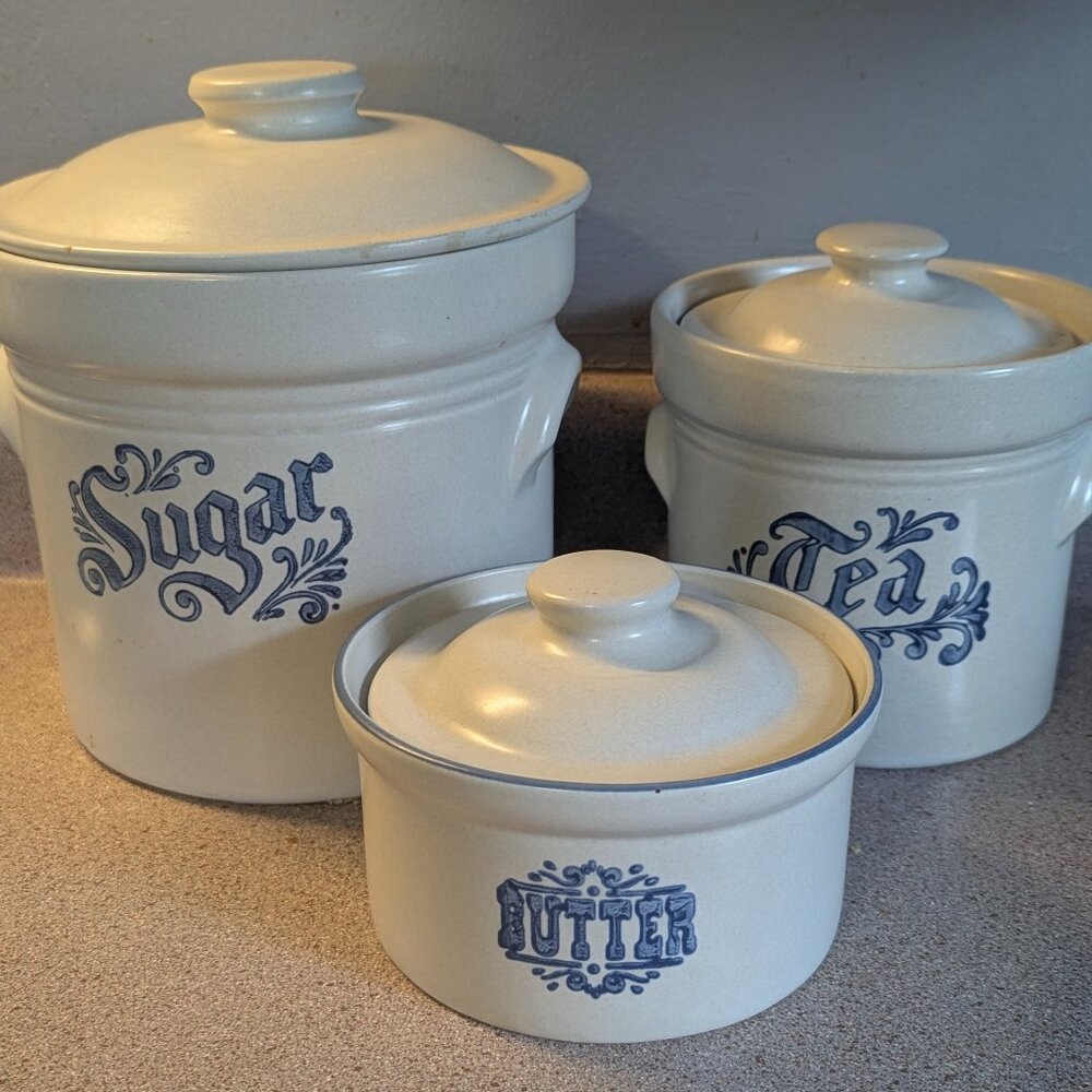 Vintage Pfaltzgraff Yorktowne Cannister Set